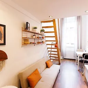 Urban Capsule - Near Mariahilfer Strasse Apartment Wien